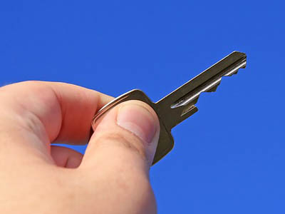 house key close